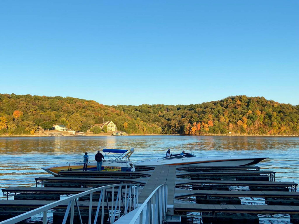 Le lac des Ozarks: succès touristique après la série