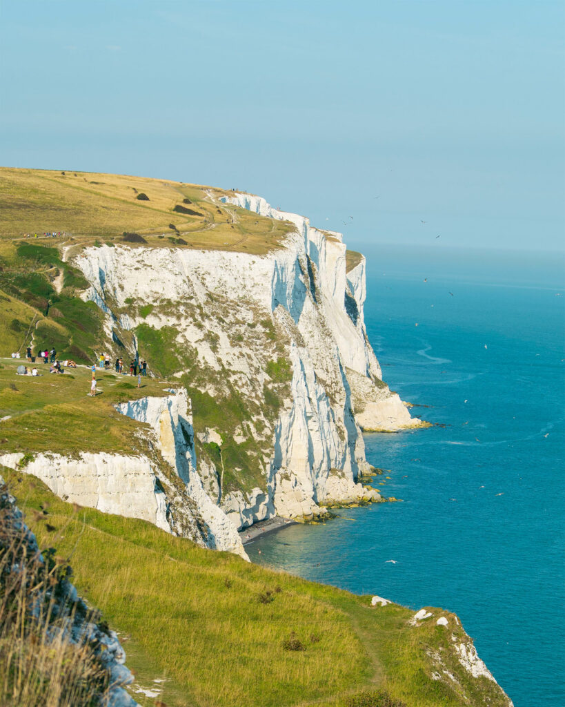 Faire une randonnée sur les falaises de Douvres